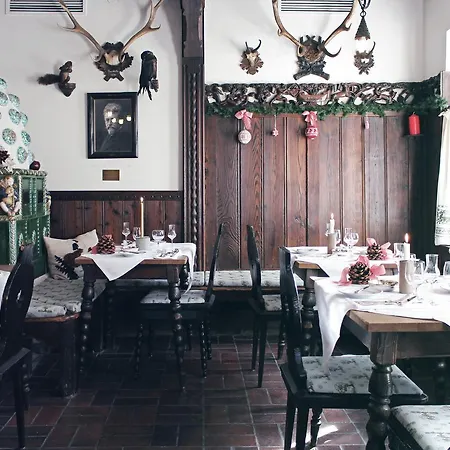 Hotel Gruener Baum 4*